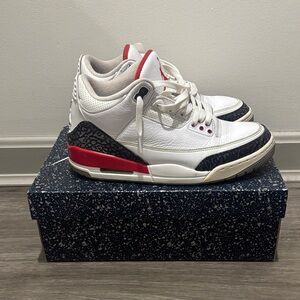 Jordan men’s Used fire red 3s. No OG box.